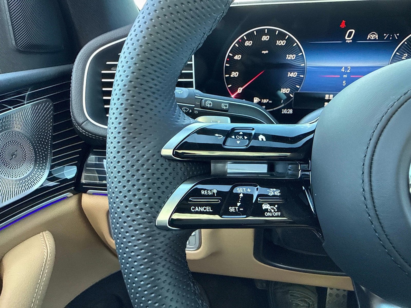 New 2026 Mercedes-Benz GLS 450 4MATIC image 31