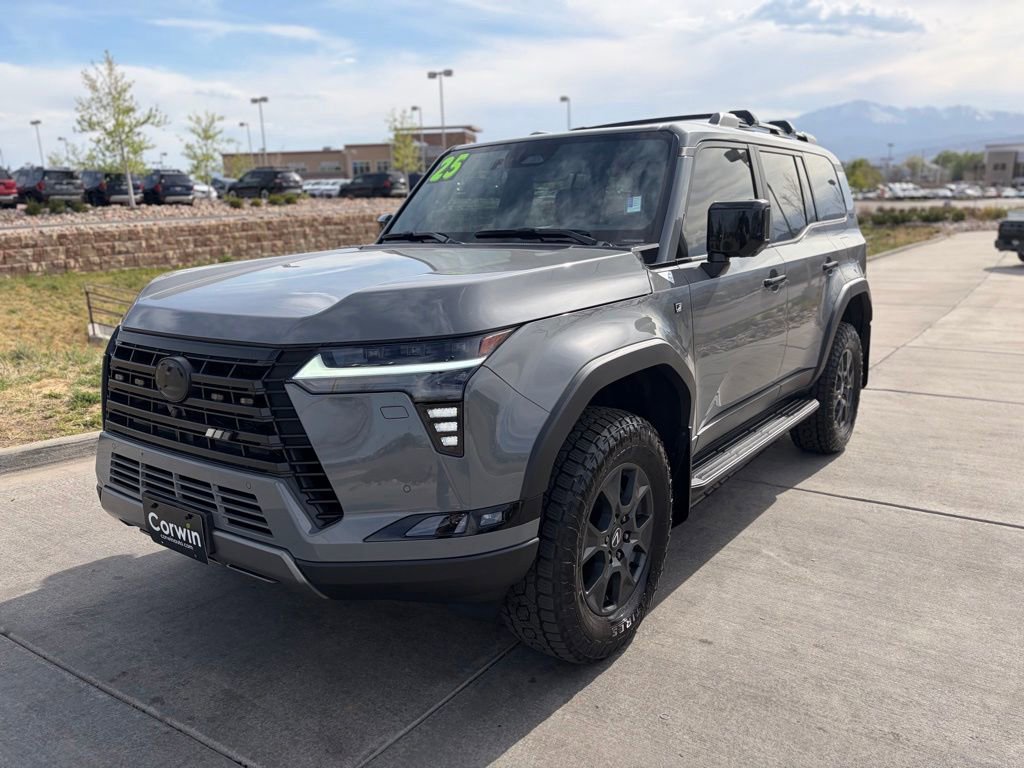 Used 2025 Lexus GX 550 AWD/4WD image 3