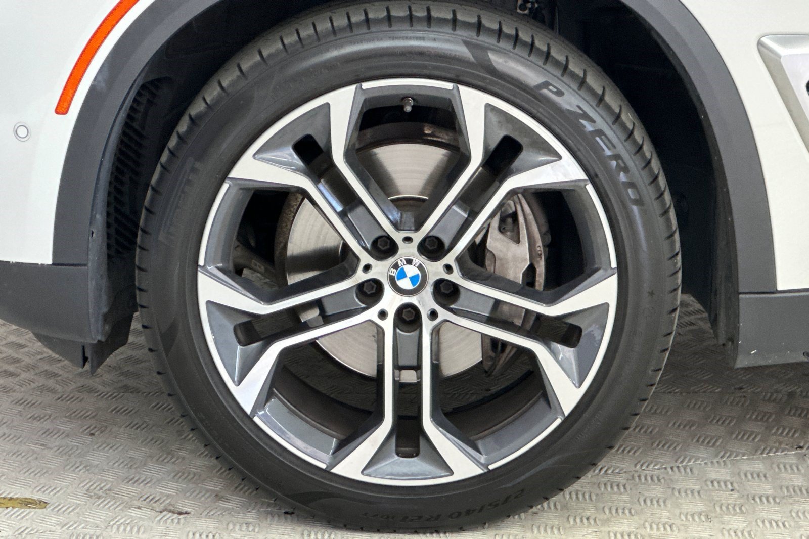 Certified 2024 BMW X5 sDrive40i w/ Parking Assistance Package RWD image 12