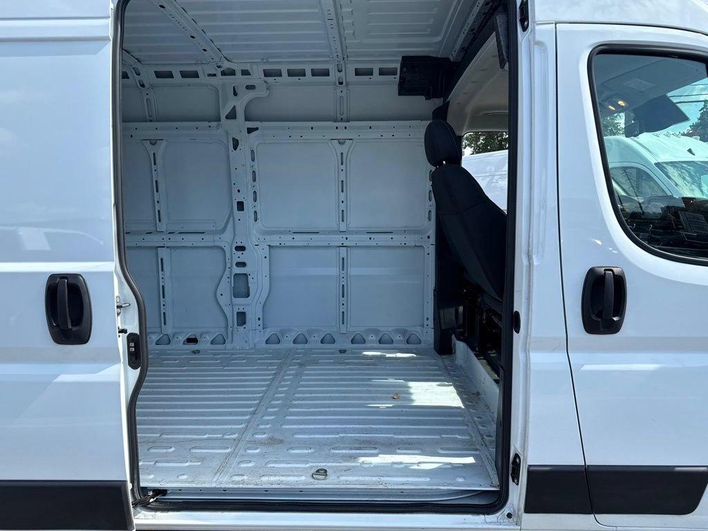 Used 2026 RAM ProMaster 2500 w/ Safety Group FWD image 9