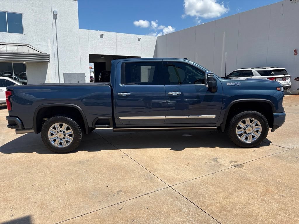 Used 2024 Chevrolet Silverado 2500 High Country w/ Technology Package AWD/4WD image 7