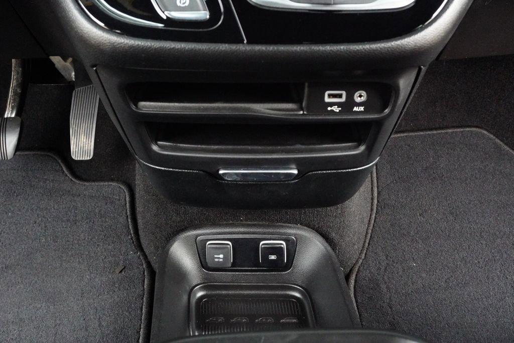 Used 2018 Chrysler Pacifica Touring Plus w/ S Appearance Package FWD image 15