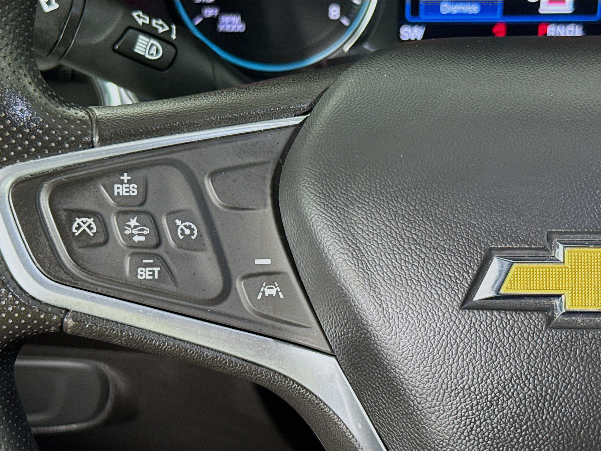 Used 2023 Chevrolet Equinox LT w/ LPO, Floor Liner Package FWD image 13
