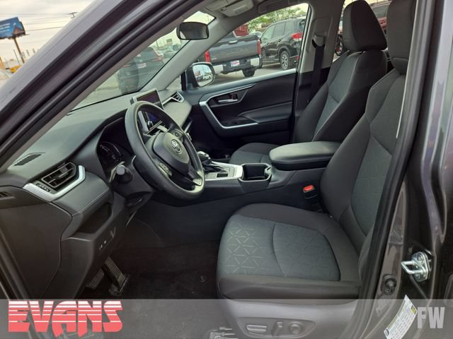 Used 2025 Toyota RAV4 XLE AWD/4WD image 18