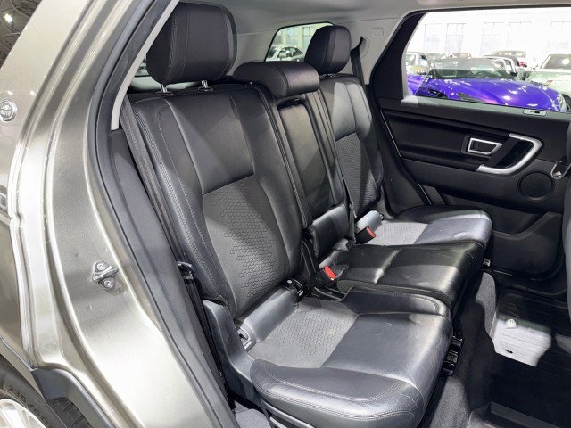 Used 2017 Land Rover Discovery Sport SE image 59