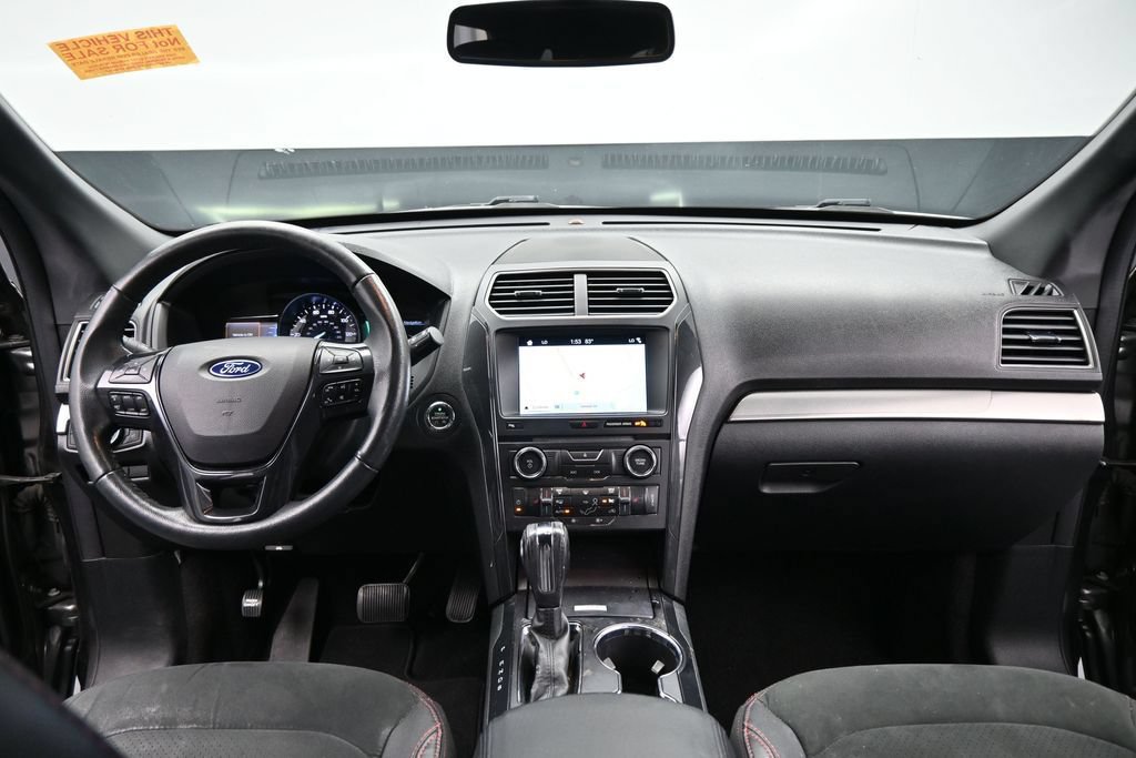 Used 2018 Ford Explorer XLT w/ Equipment Group 202A FWD image 20