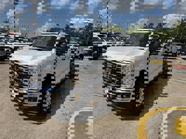 New 2025 Ford F350 XL w/ XL Chrome Package image 3