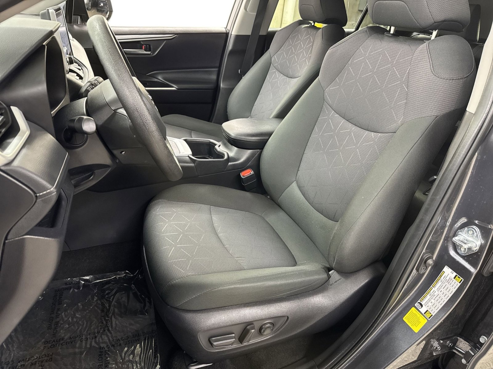 Used 2025 Toyota RAV4 XLE image 17