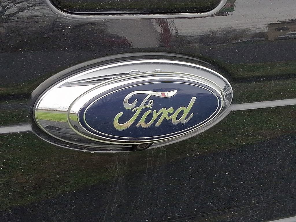 Used 2013 Ford F150 Limited image 23