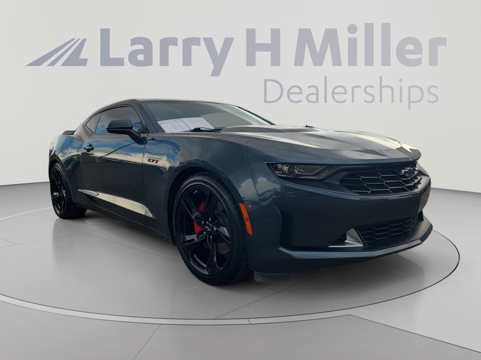 Used 2022 Chevrolet Camaro LT w/ RS Package RWD image 7