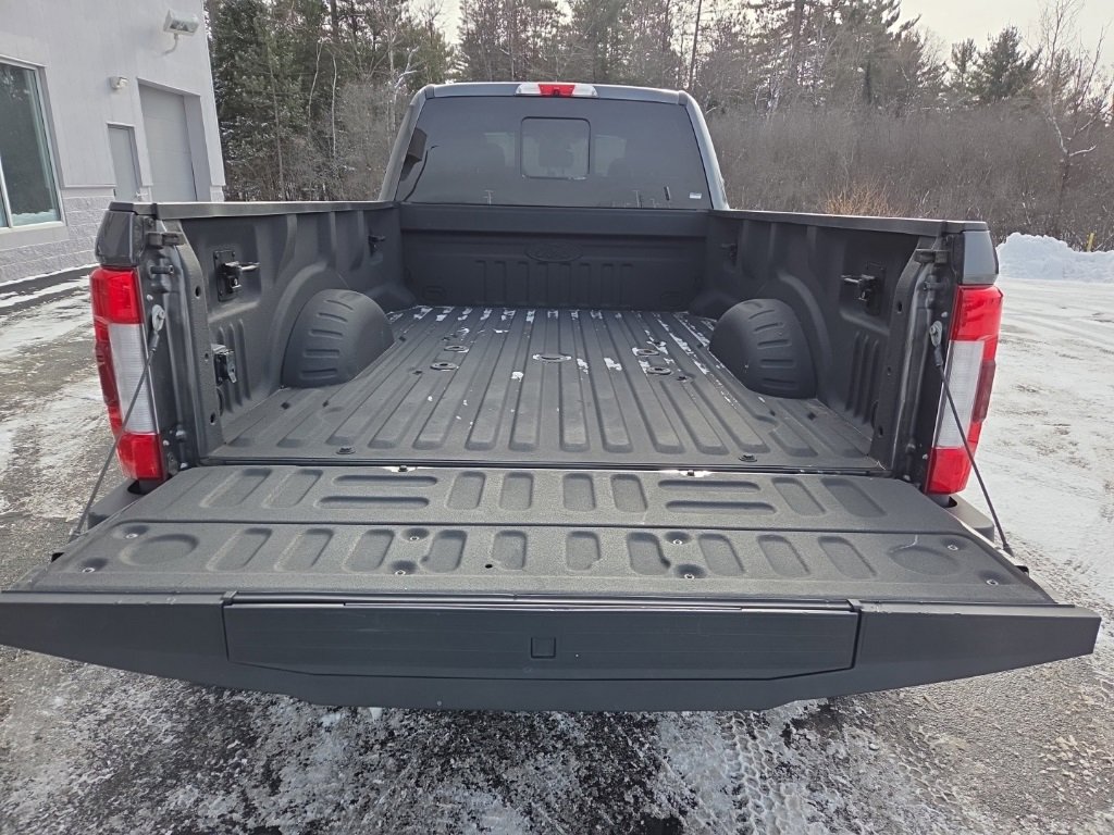 Used 2017 Ford F350 Platinum w/ Platinum Ultimate Package image 5