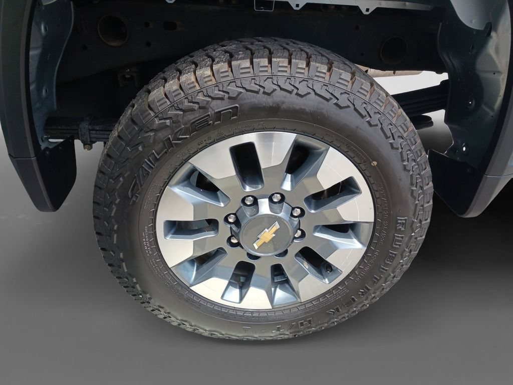 Used 2024 Chevrolet Silverado 2500 Custom w/ Custom Value Package AWD/4WD image 8