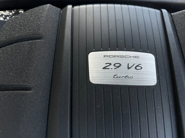 Used 2021 Porsche Macan Turbo image 47
