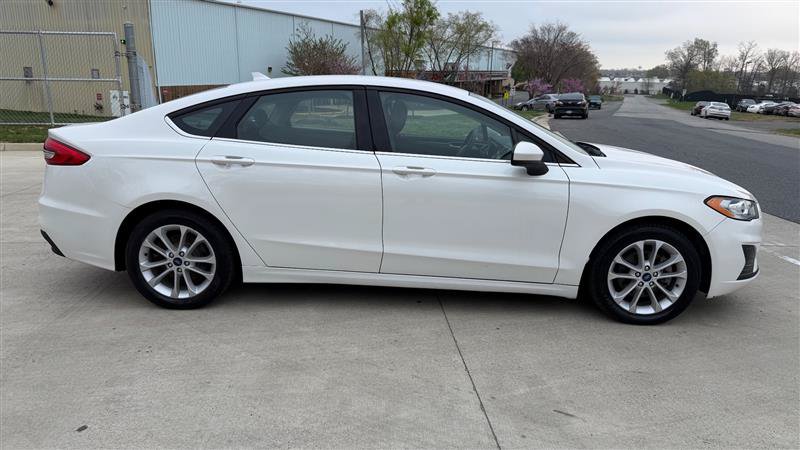 Used 2020 Ford Fusion SE FWD image 6