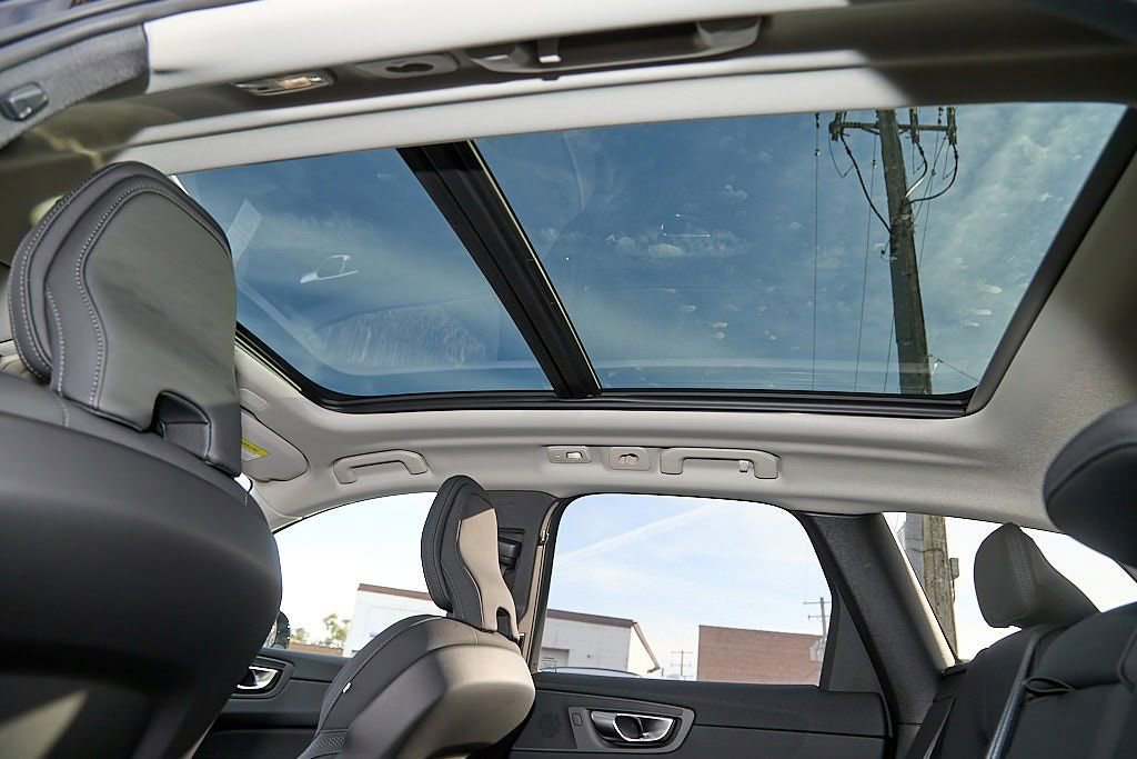 New 2026 Volvo XC60 B5 Plus w/ Protection Package Premier image 20