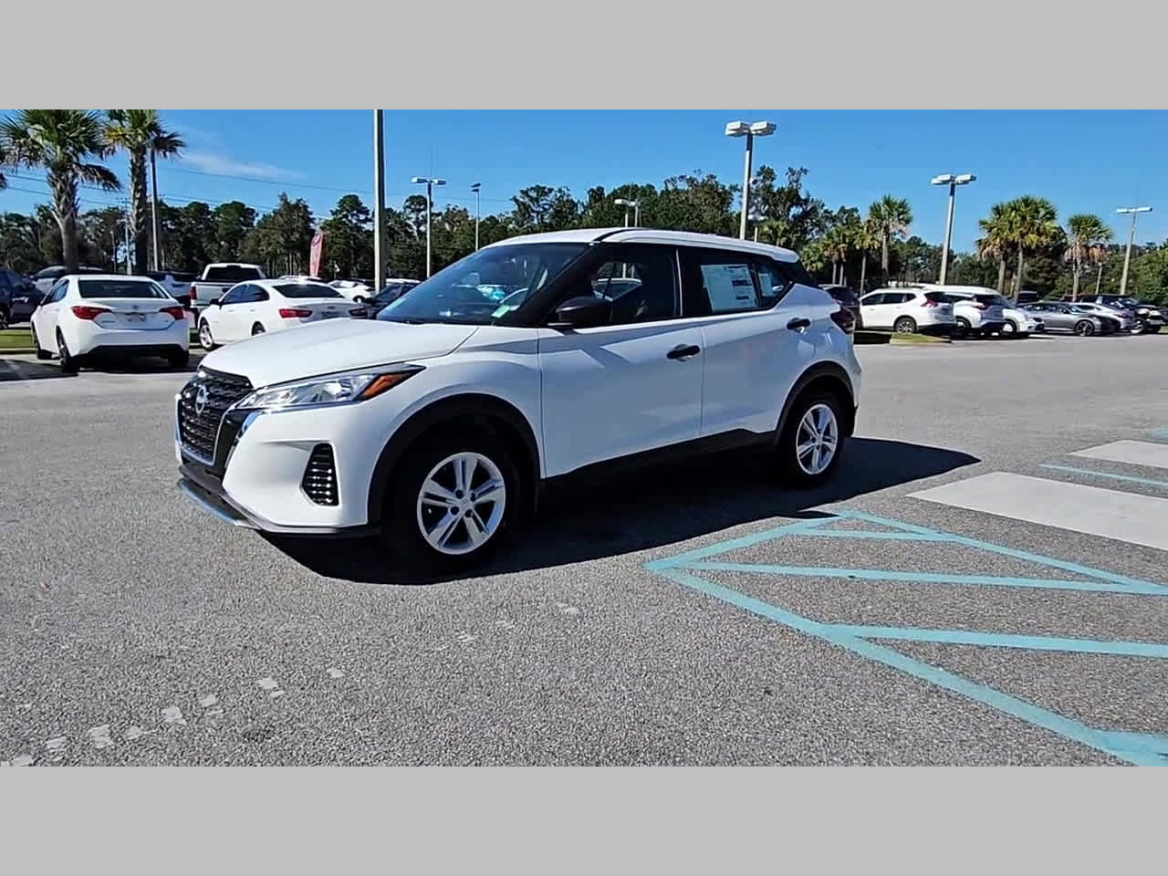 New 2025 Nissan Kicks Play S image 22