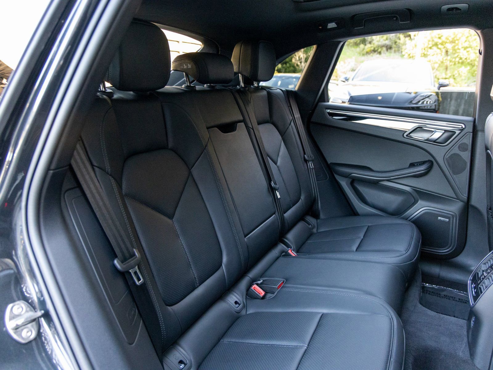 Certified 2025 Porsche Macan image 48