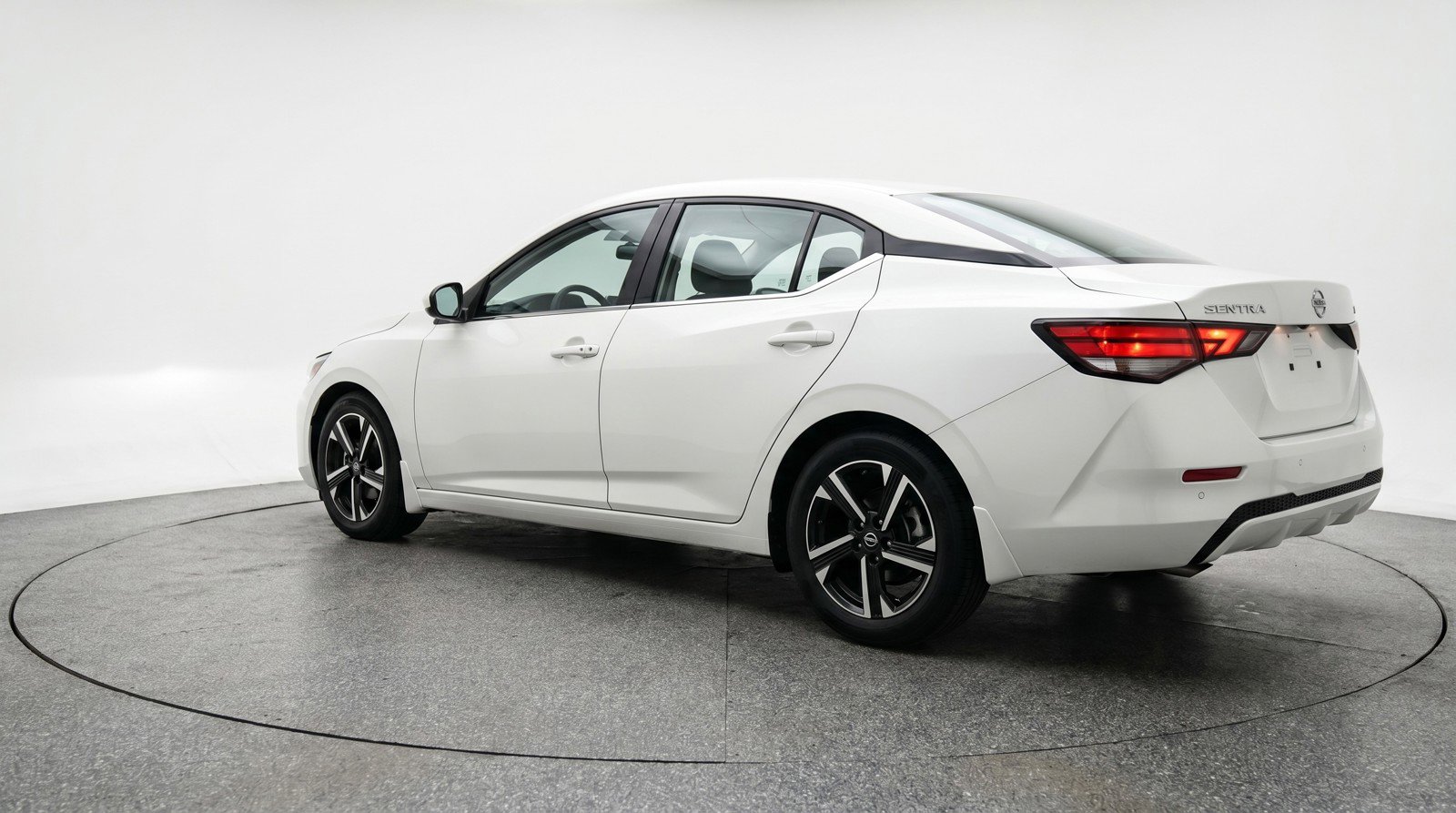 Used 2025 Nissan Sentra SV FWD image 6