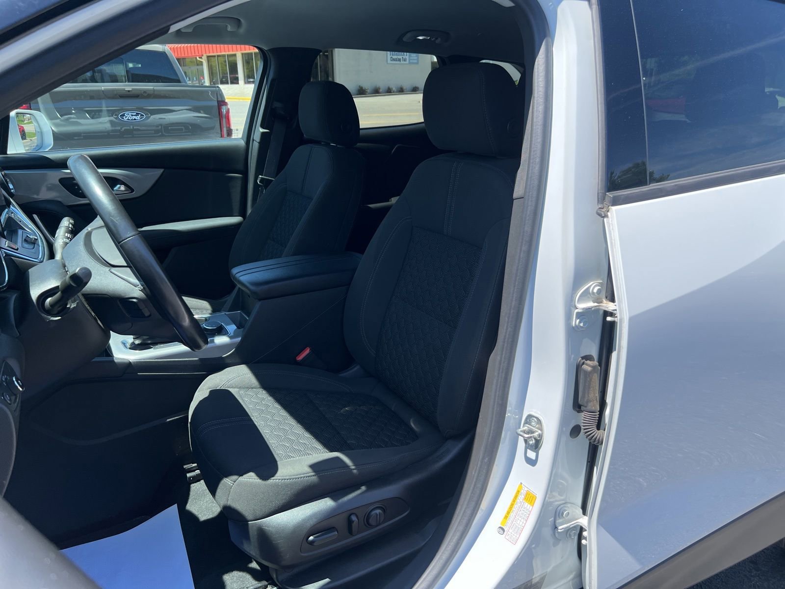 Used 2019 Chevrolet Blazer LT FWD image 19