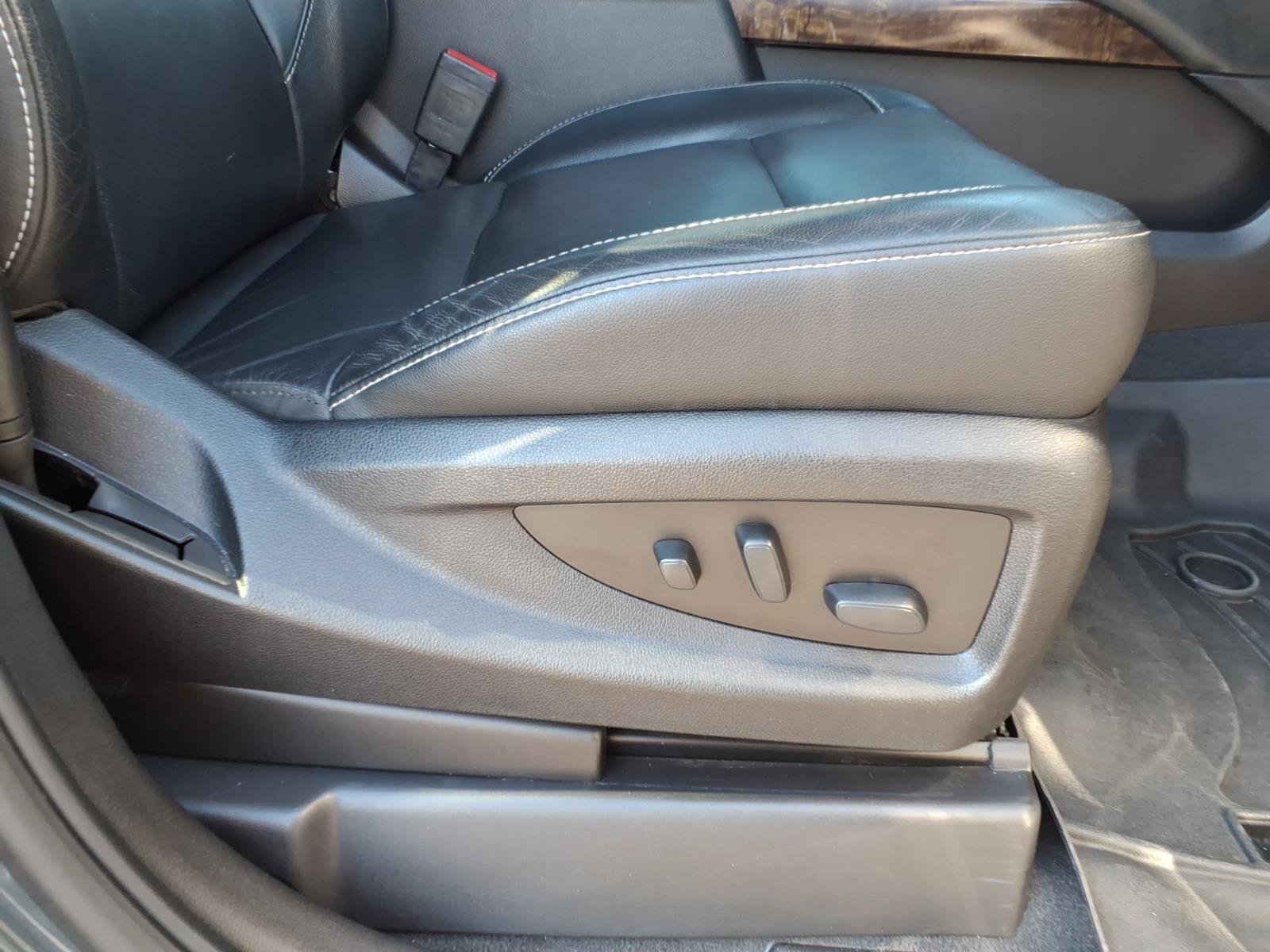 Used 2019 Chevrolet Suburban LT RWD image 10