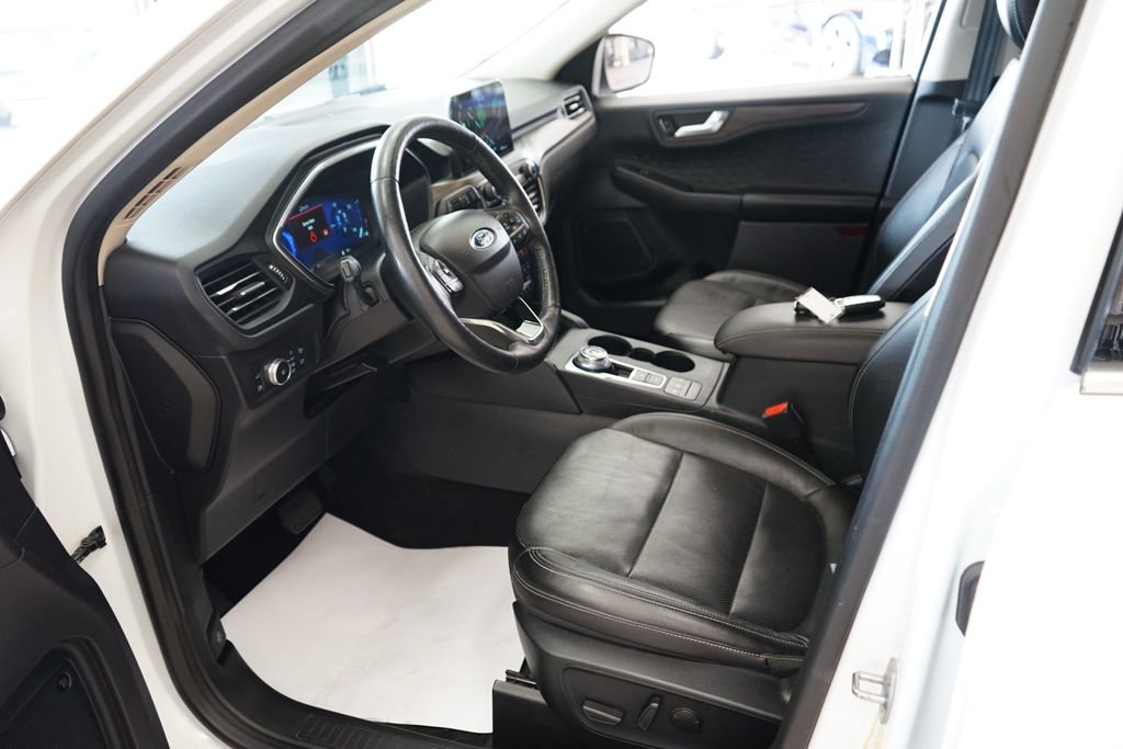 Used 2020 Ford Escape Titanium image 26