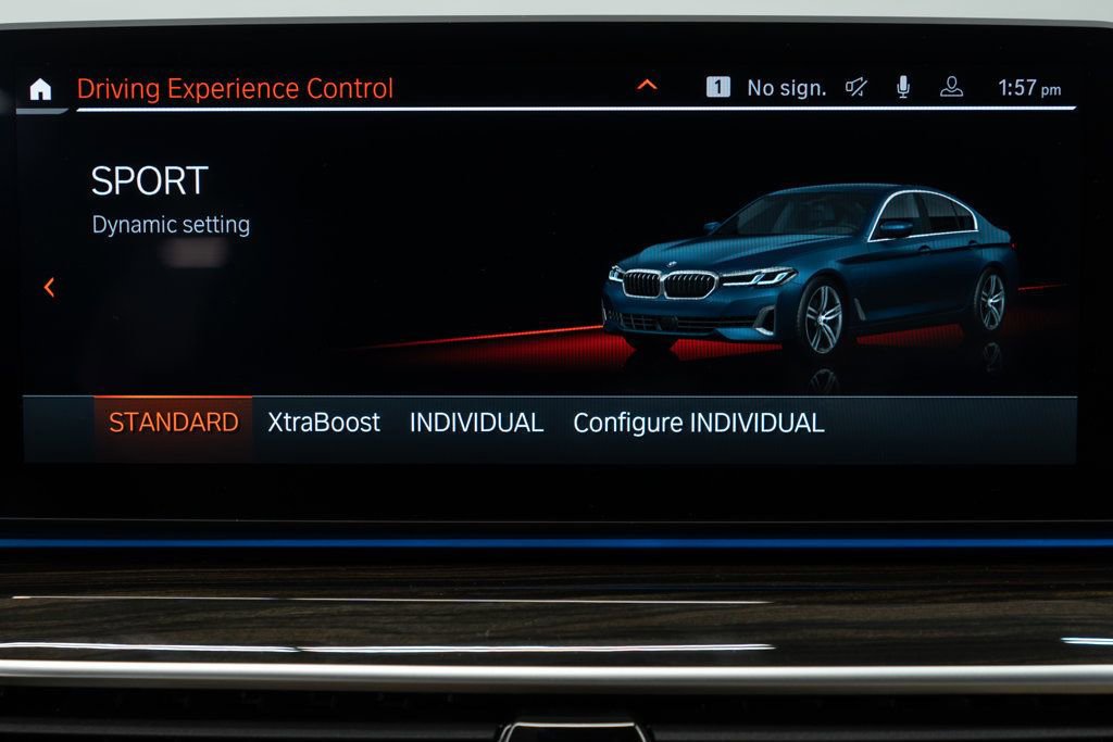 Used 2023 BMW 530e xDrive w/ Premium Package image 23