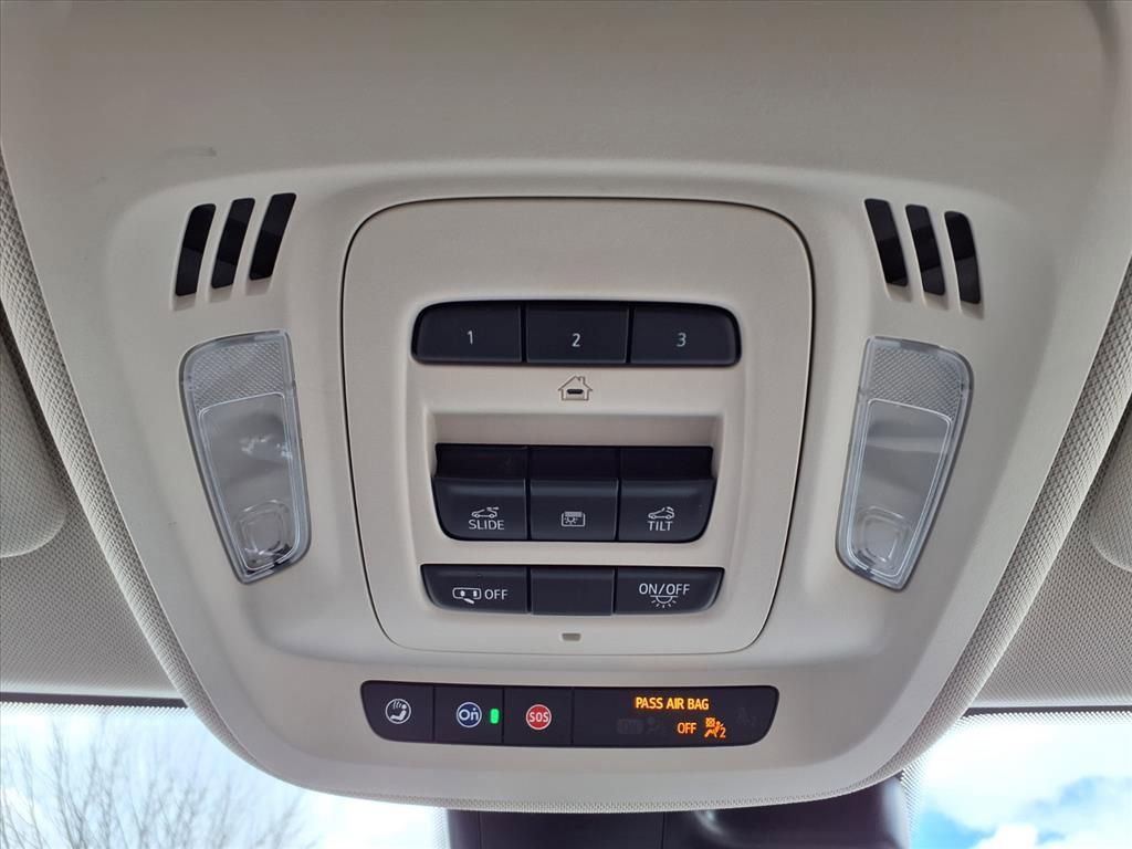 Used 2023 Buick Envision Avenir image 18