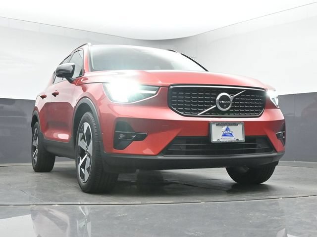 Used 2023 Volvo XC40 B5 Plus w/ Driver Assist Package AWD/4WD image 38