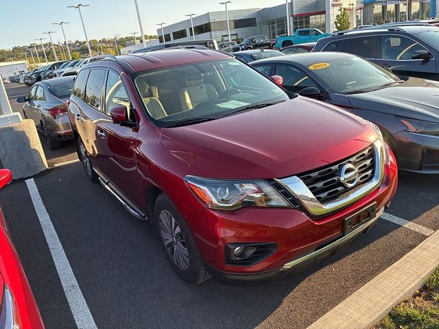 Used 2019 Nissan Pathfinder SL image 2