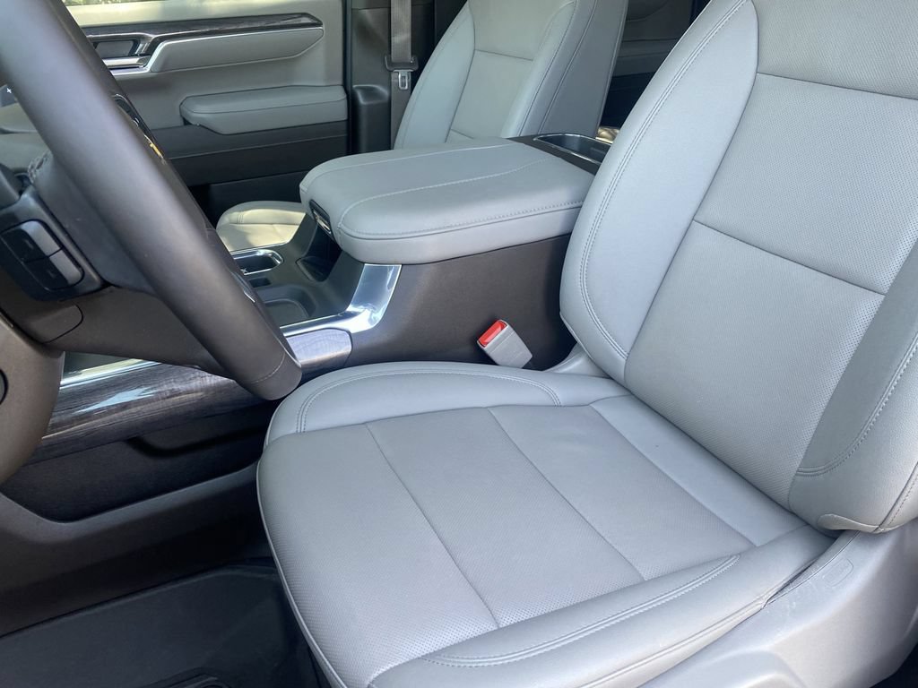 Used 2026 Chevrolet Silverado 1500 LTZ AWD/4WD image 11
