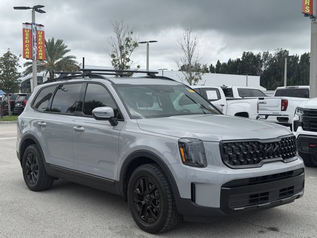 Used 2025 Kia Telluride AWD image 2