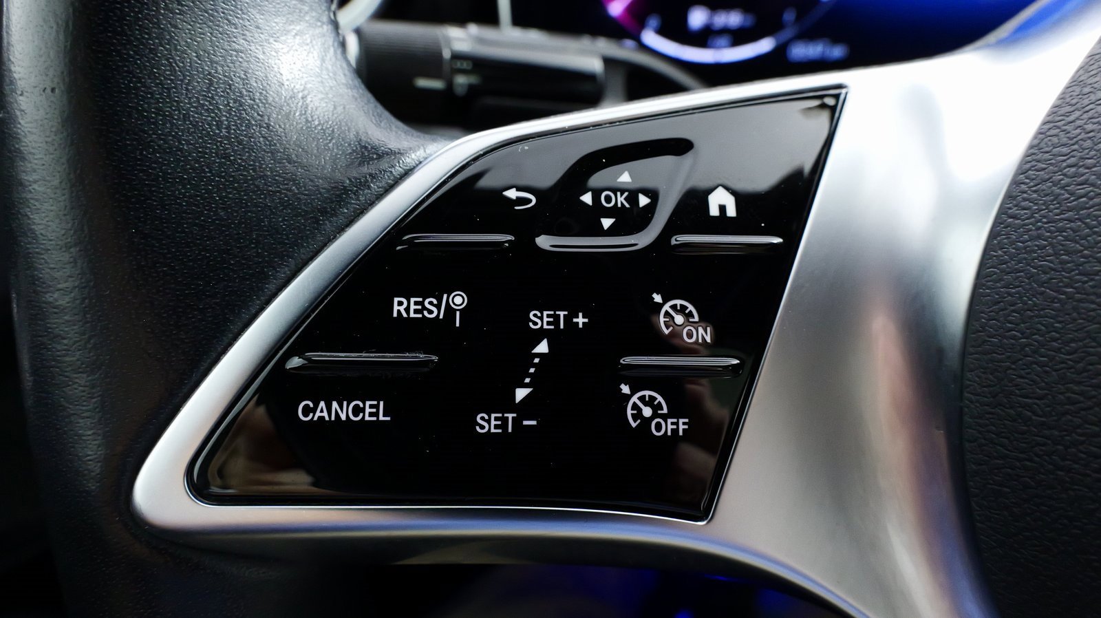 Used 2023 Mercedes-Benz C 300 4MATIC Sedan image 53