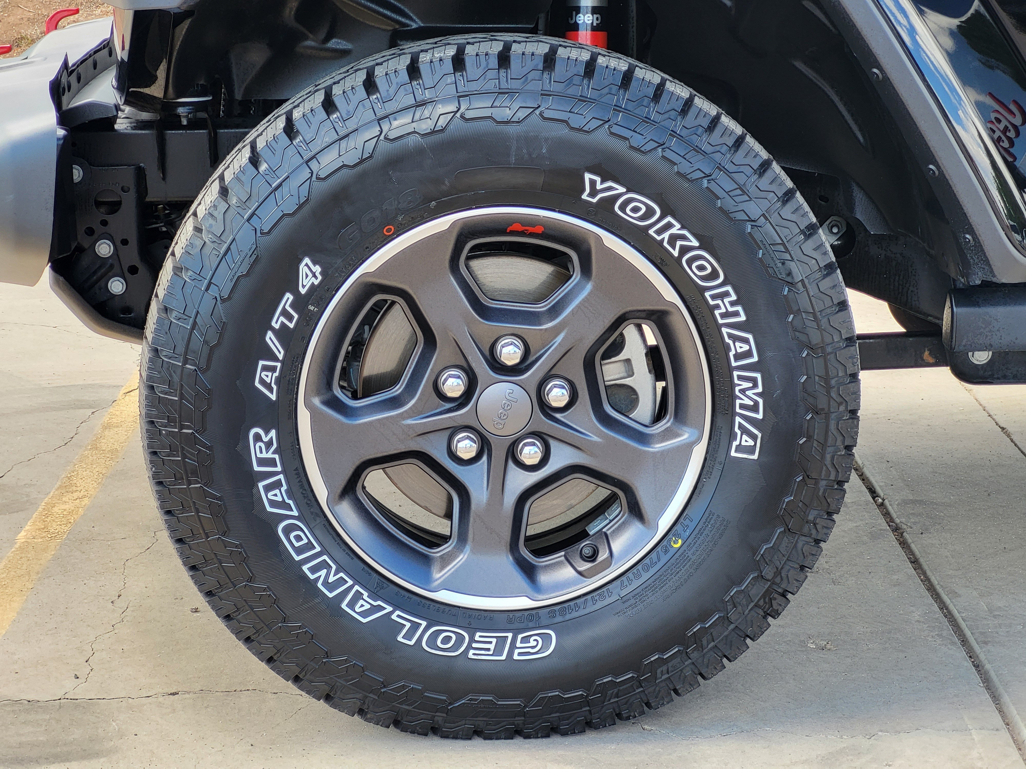 Used 2022 Jeep Gladiator Rubicon w/ Cold Weather Group AWD/4WD image 8