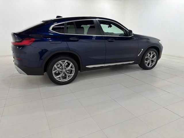 Used 2023 BMW X4 xDrive30i w/ Parking Assistance Package AWD/4WD image 6