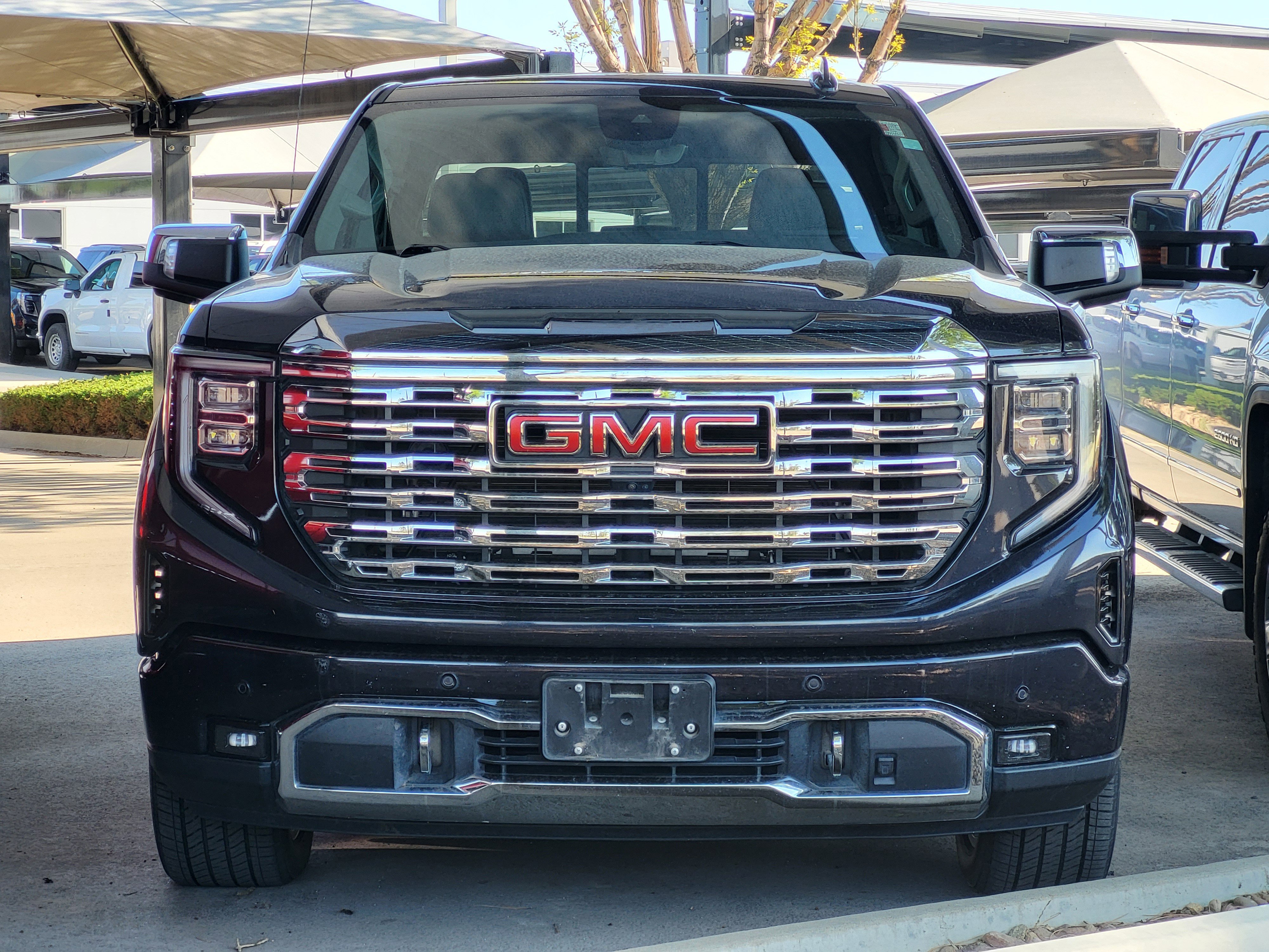 Used 2023 GMC Sierra 1500 Denali w/ Denali Reserve Package AWD/4WD image 2