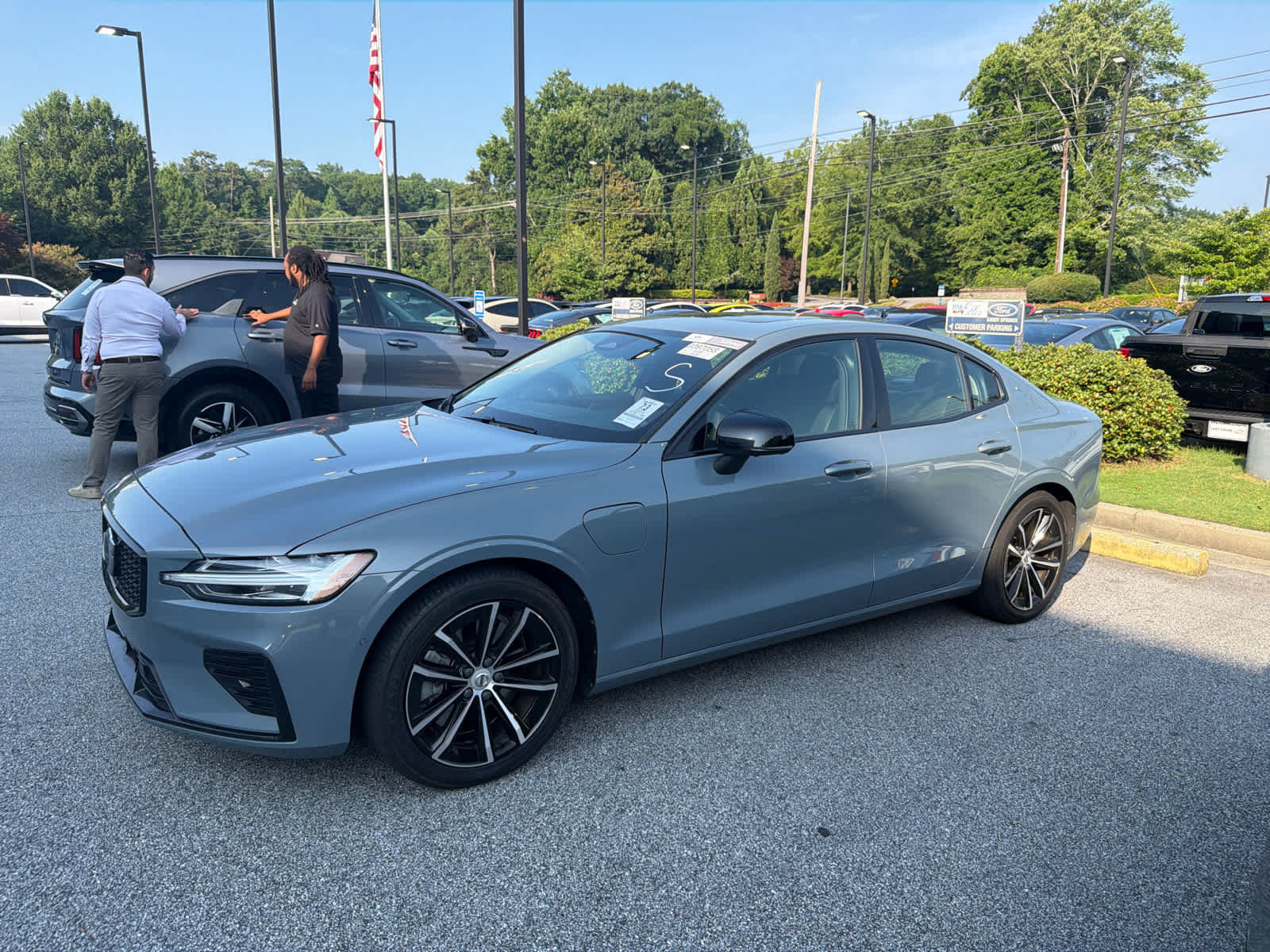 Used 2023 Volvo S60 T8 Plus AWD/4WD image 2