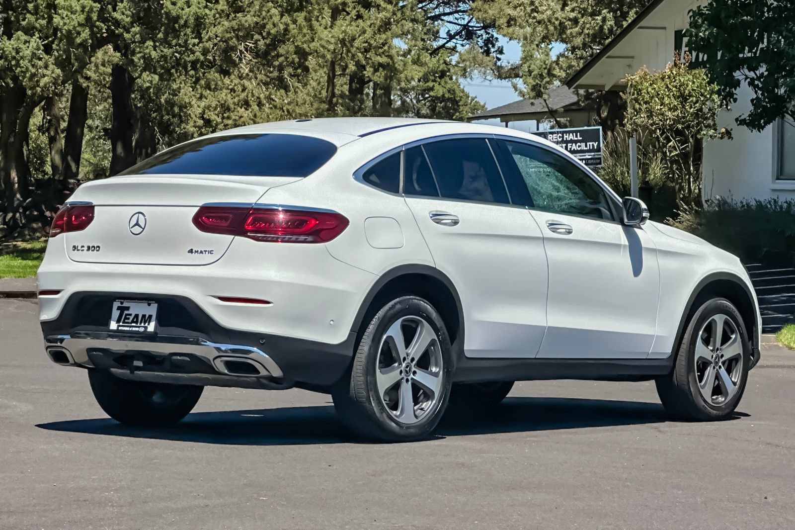 Used 2023 Mercedes-Benz GLC 300 4MATIC Coupe image 4