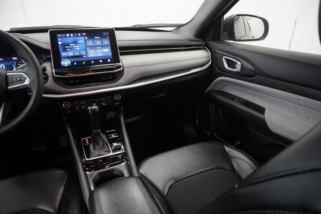 Certified 2023 Jeep Compass Latitude image 27