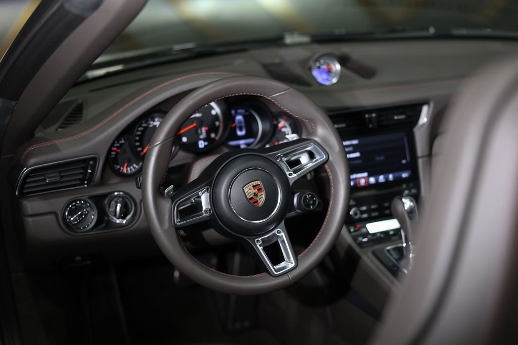 Used 2019 Porsche 911 Turbo image 31