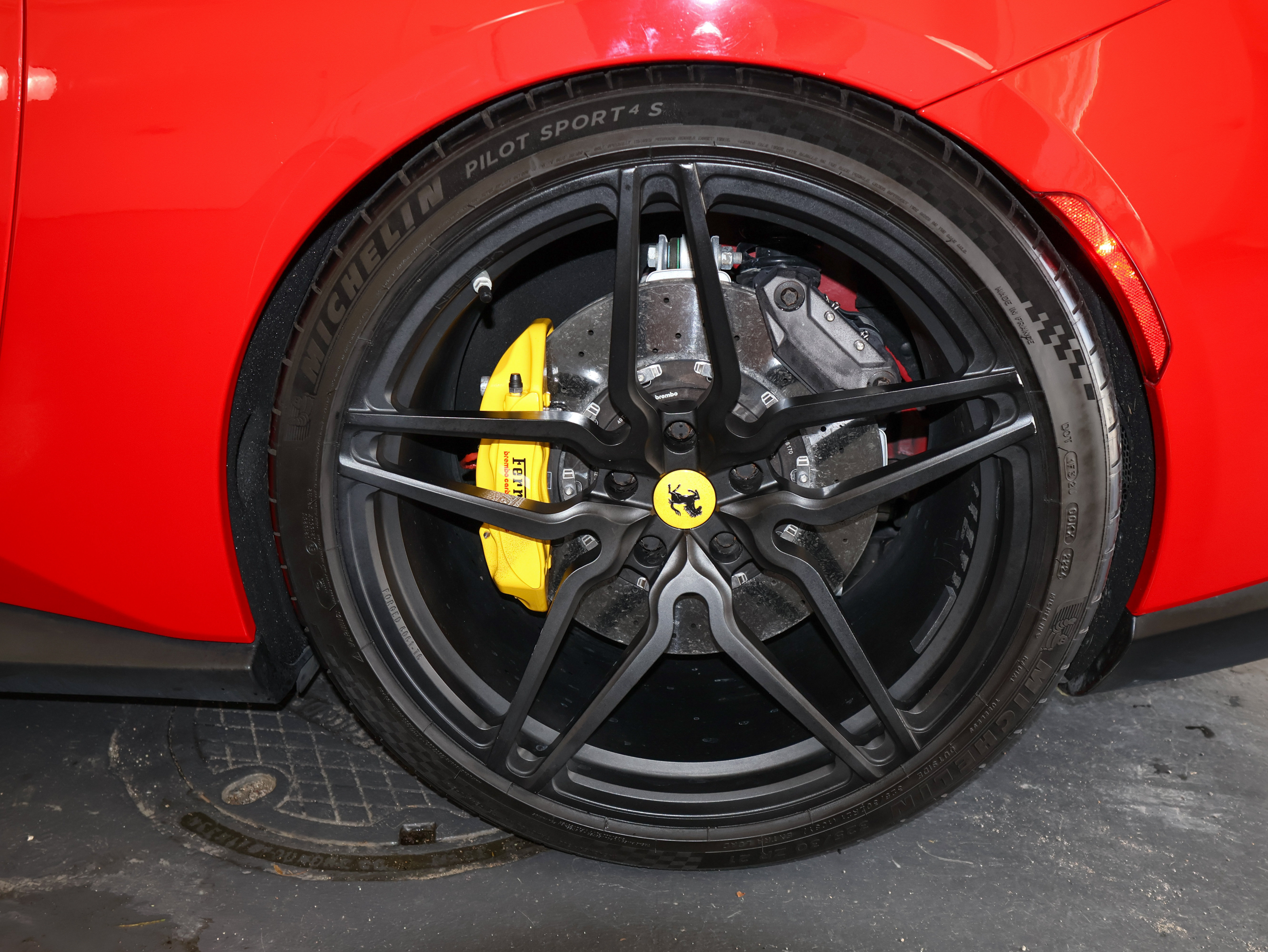 Used 2019 Ferrari Portofino RWD image 39