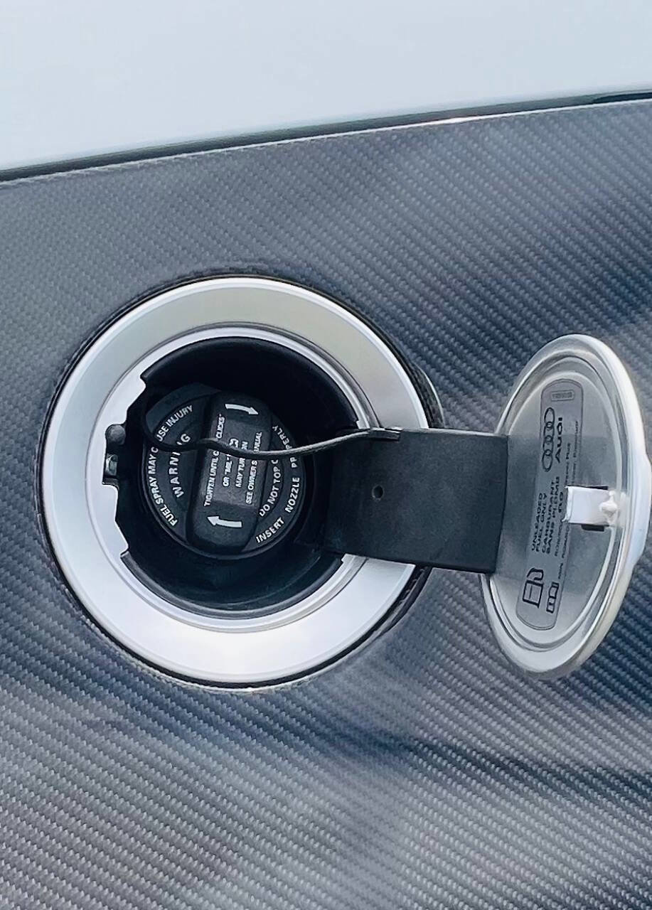 Used 2011 Audi R8 V10 AWD/4WD image 17