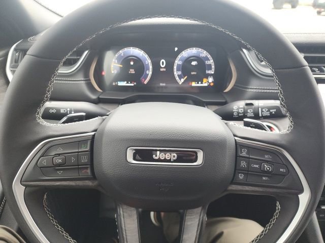 New 2025 Jeep Grand Cherokee Limited w/ Black Appearance Package image 15