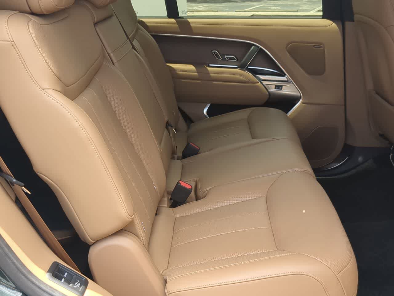 Certified 2025 Land Rover Range Rover Long Wheelbase SE AWD/4WD image 21