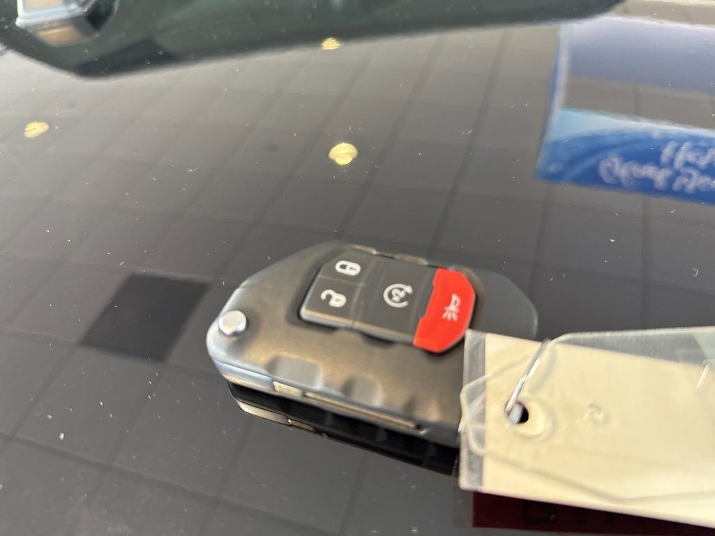 Used 2022 Jeep Wrangler Unlimited Sahara w/ Cold Weather Group image 38