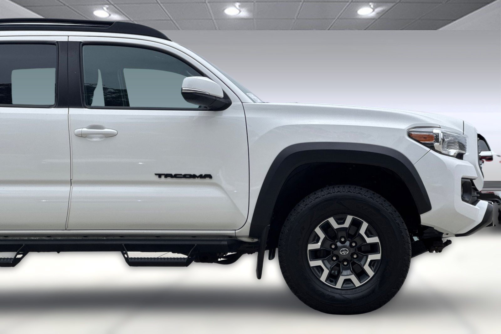 Used 2021 Toyota Tacoma TRD Off-Road w/ Technology Package AWD/4WD image 33
