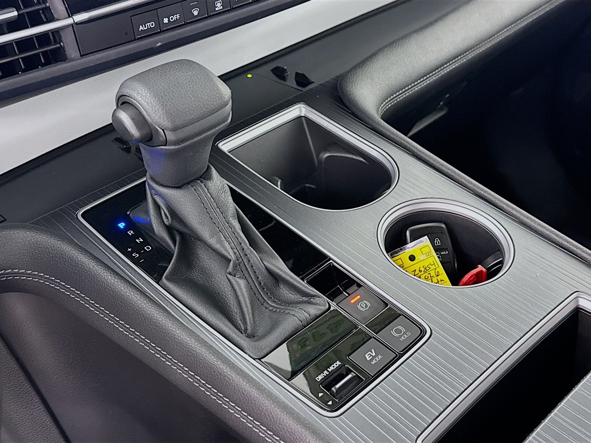 Certified 2026 Toyota Sienna LE FWD image 16
