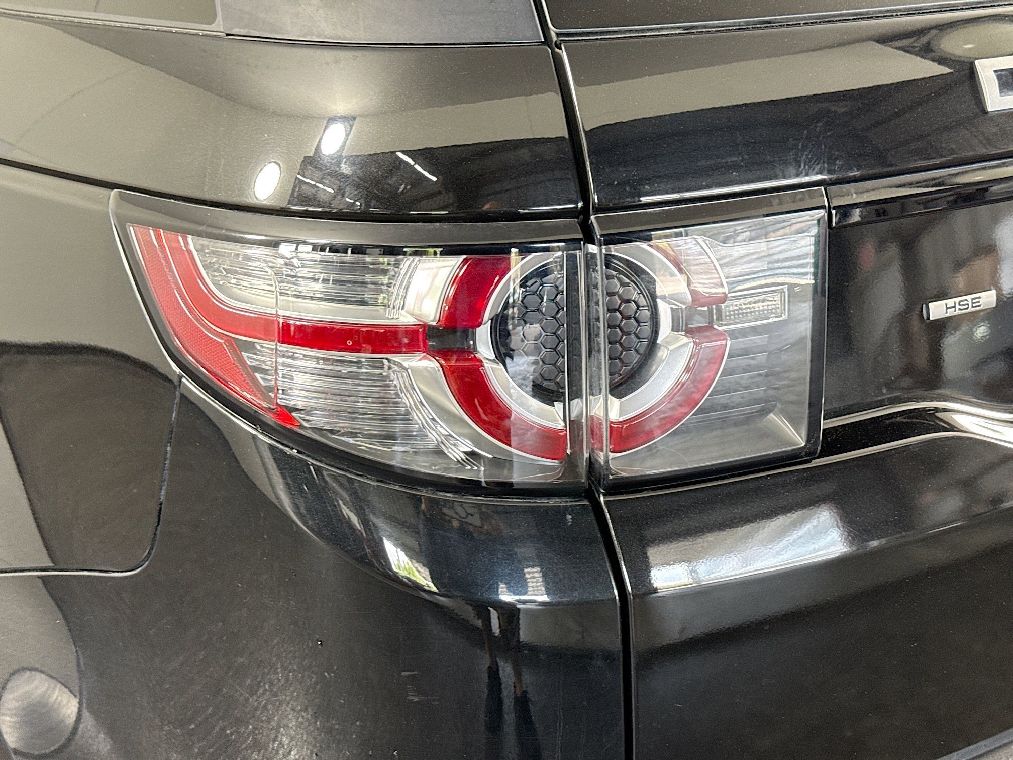 Used 2018 Land Rover Discovery Sport HSE image 36