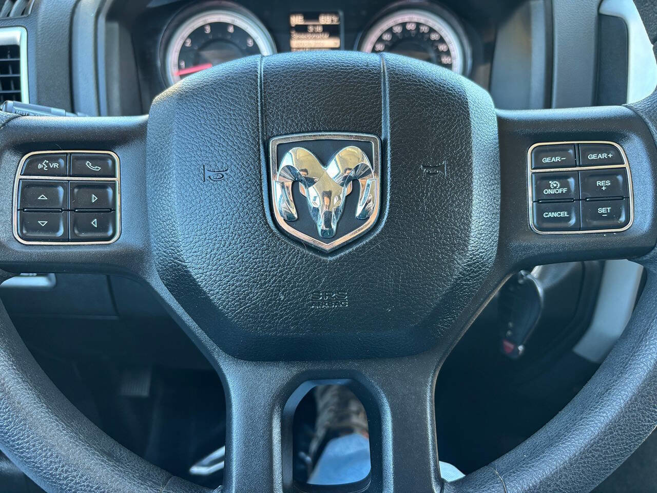 Used 2018 RAM 1500 Classic SLT image 26