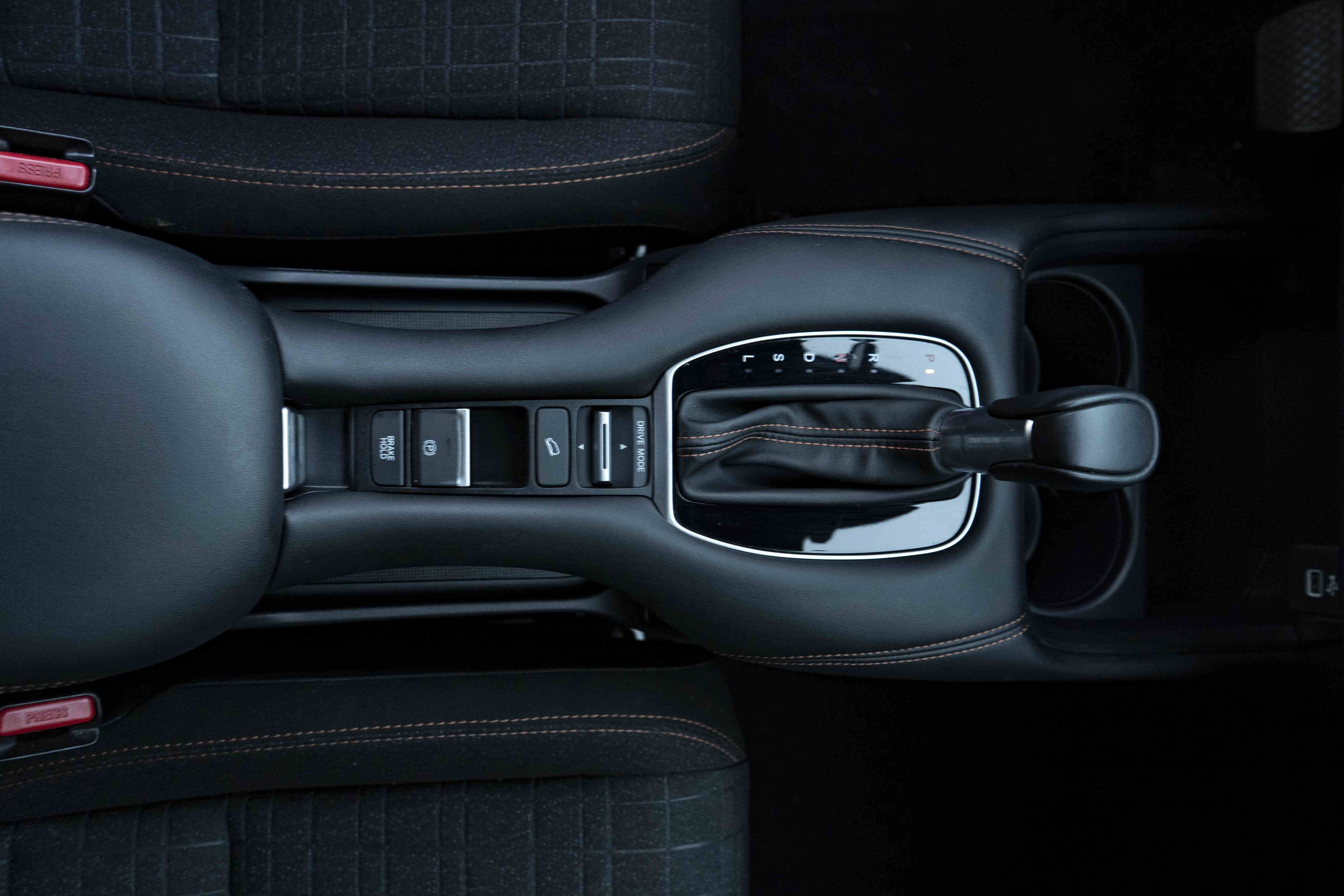 Certified 2025 Honda HR-V Sport image 28