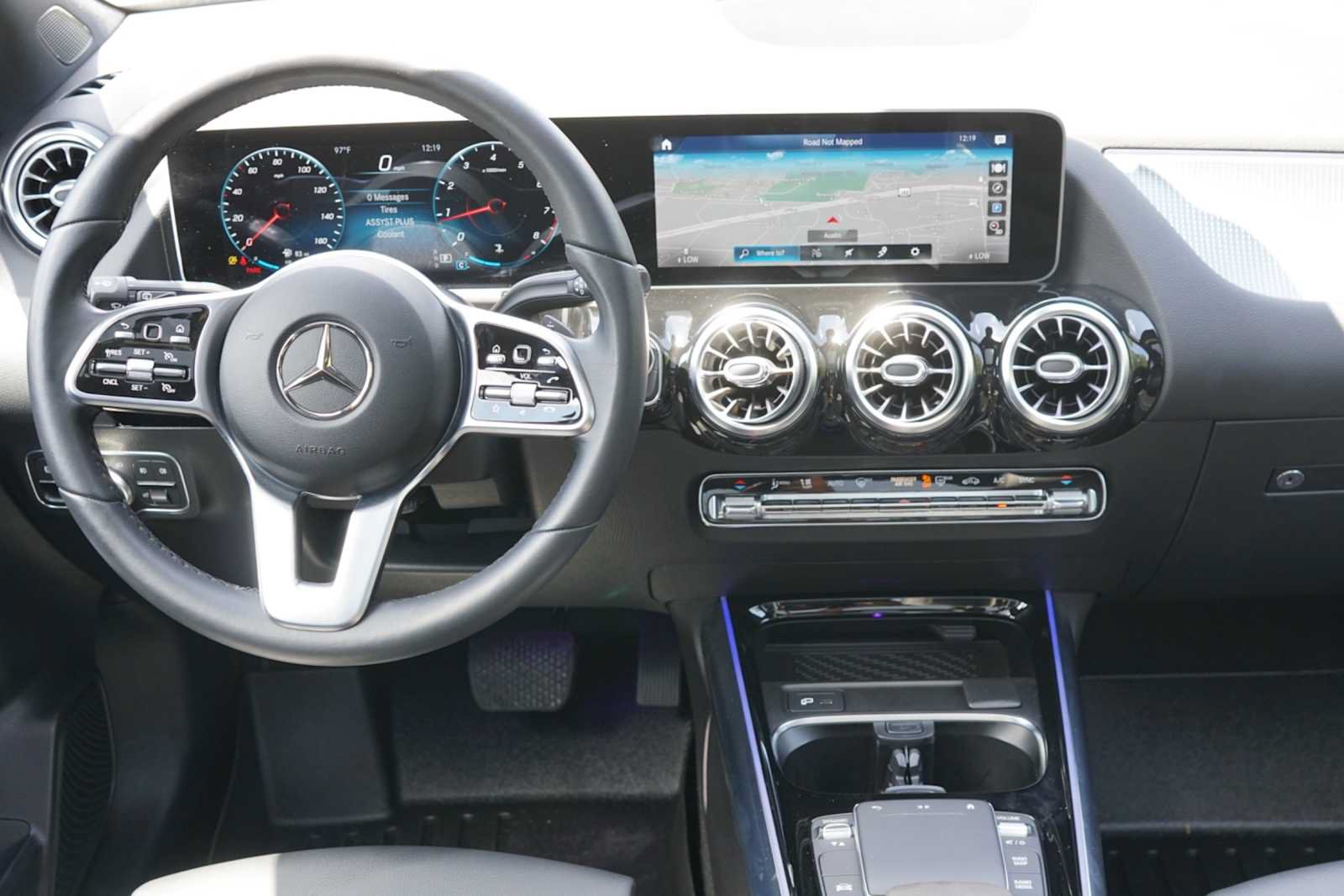 Used 2021 Mercedes-Benz GLA 250 4MATIC image 23